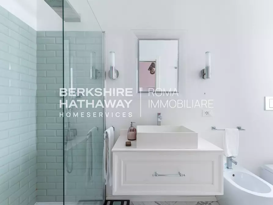 Immagine 21 di Appartamento in vendita  in Via Vittorio Veneto 1 a Roma