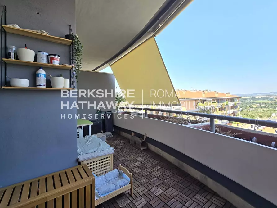 Immagine 3 di Appartamento in vendita  in Via della Maremma a Roma