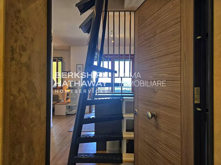 Immagine 5 di Appartamento in vendita  in Via della Maremma a Roma