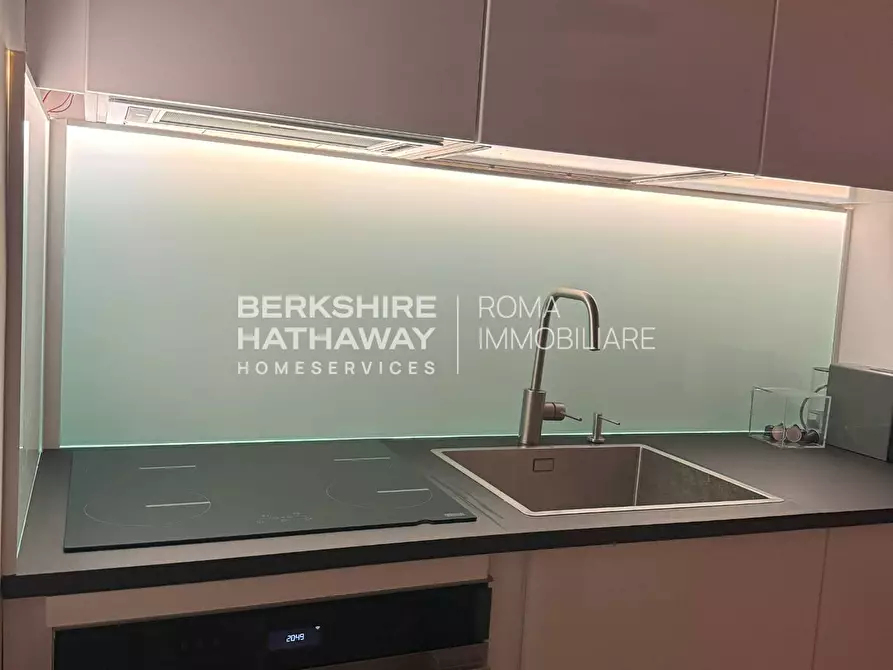 Immagine 8 di Appartamento in vendita  in Via della Maremma a Roma