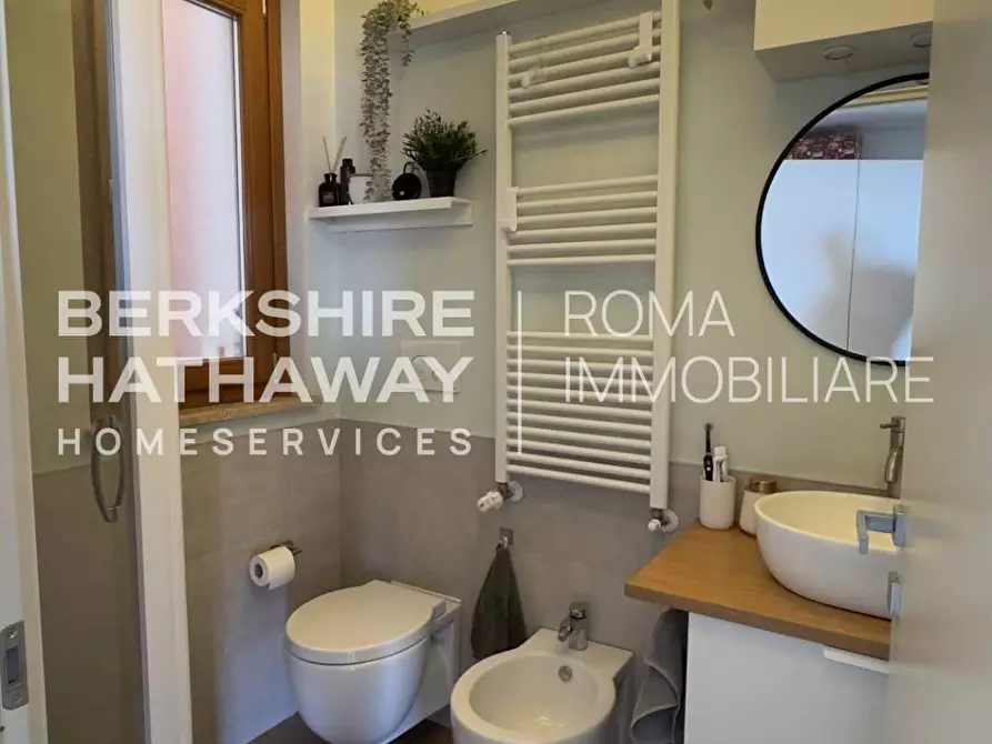 Immagine 17 di Appartamento in vendita  in Via della Maremma a Roma