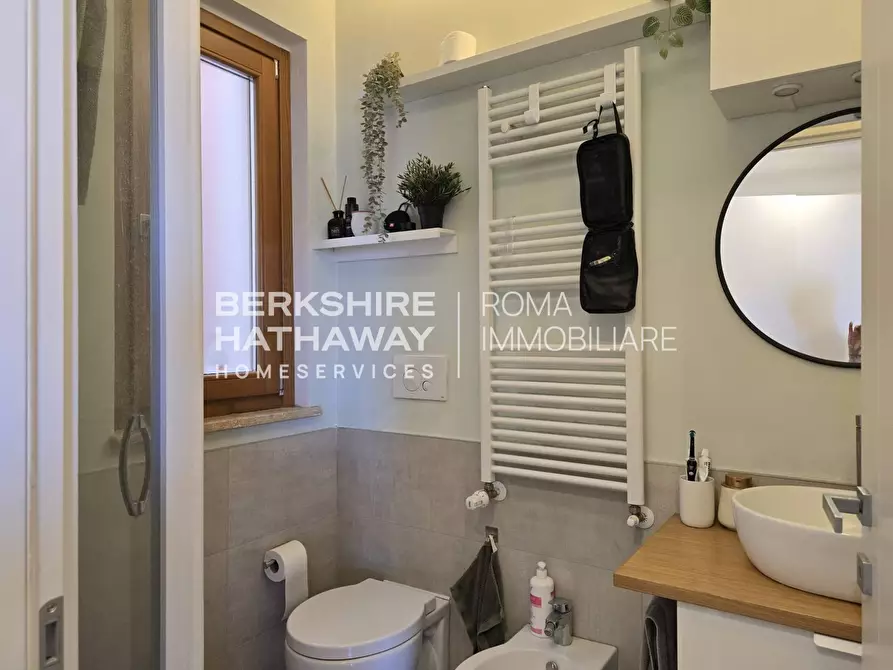 Immagine 18 di Appartamento in vendita  in Via della Maremma a Roma