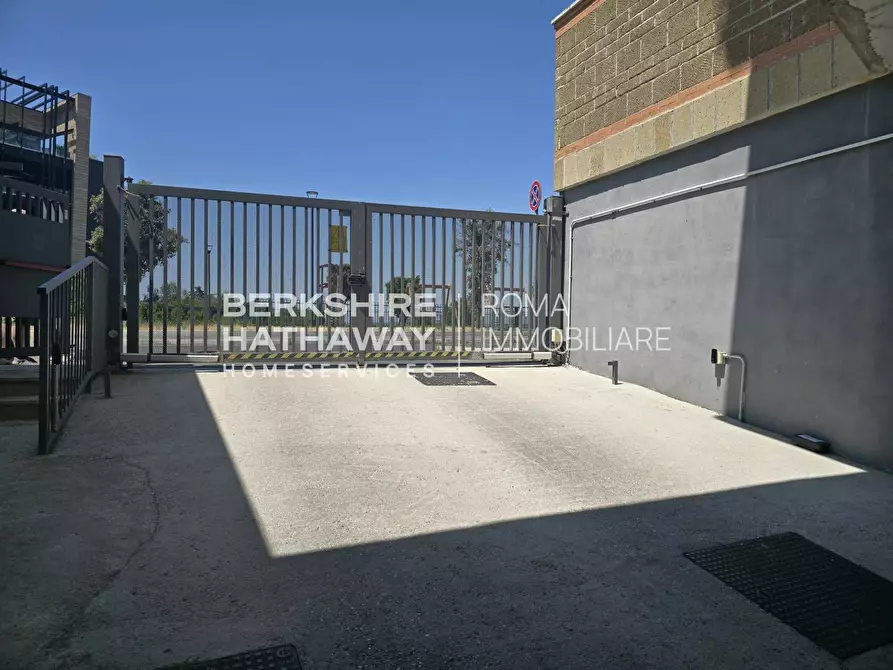 Immagine 35 di Appartamento in vendita  in Via della Maremma a Roma