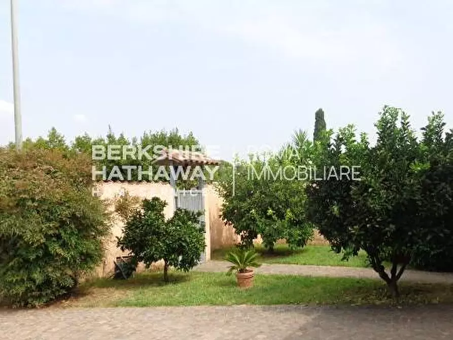 Immagine 2 di Villa in vendita  in Via Padre Vitali a Roma