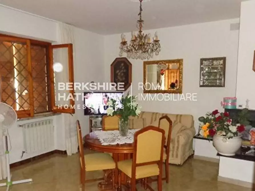 Immagine 3 di Villa in vendita  in Via Padre Vitali a Roma