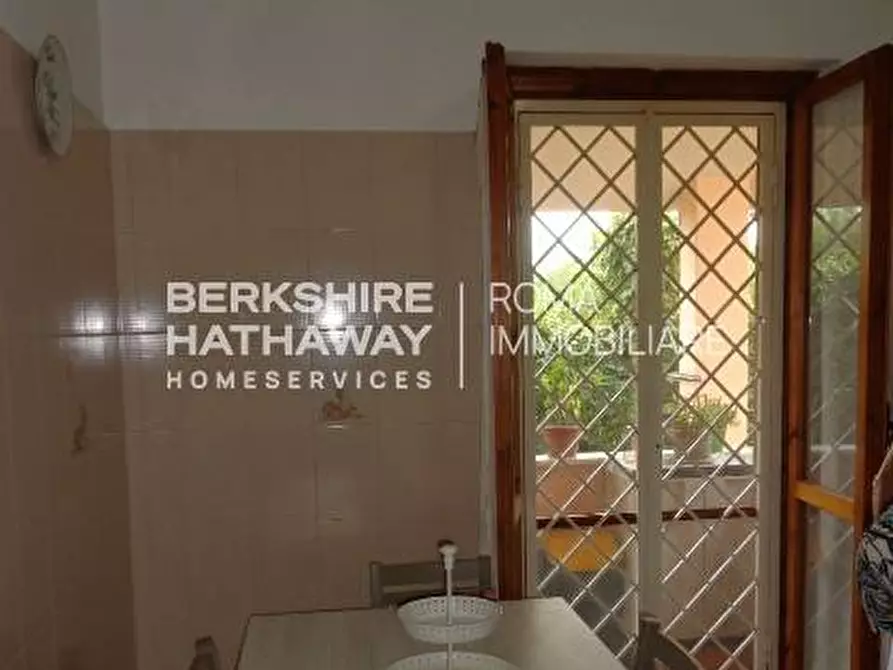 Immagine 5 di Villa in vendita  in Via Padre Vitali a Roma