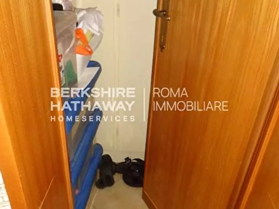 Immagine 26 di Villa in vendita  in Via Padre Vitali a Roma