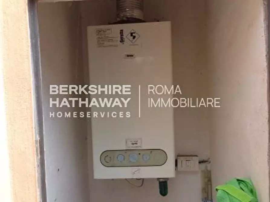 Immagine 28 di Villa in vendita  in Via Padre Vitali a Roma