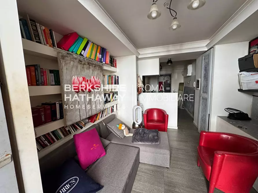 Immagine 1 di Locale commerciale in vendita  in Via Basento 1 a Roma