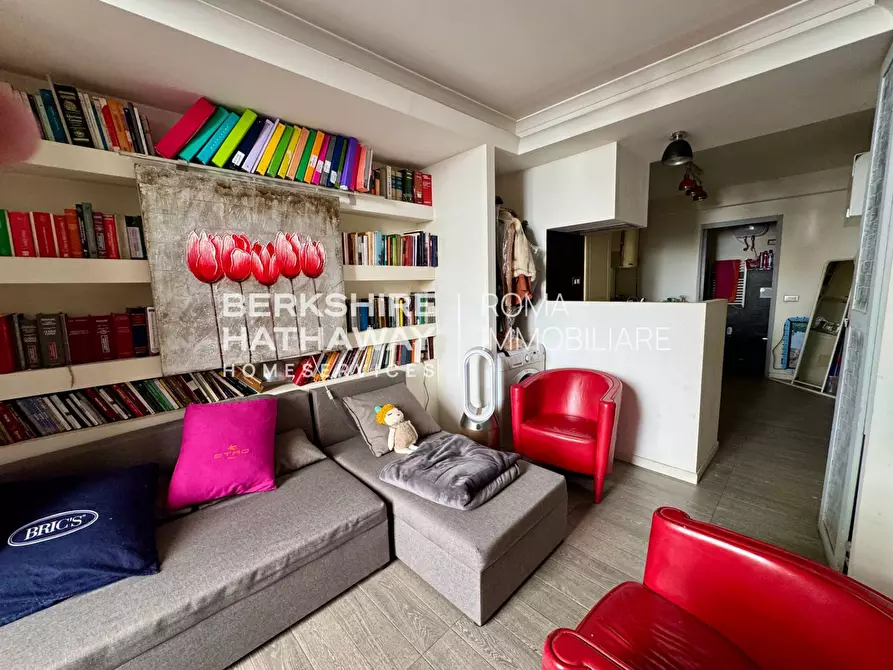 Immagine 2 di Locale commerciale in vendita  in Via Basento 1 a Roma