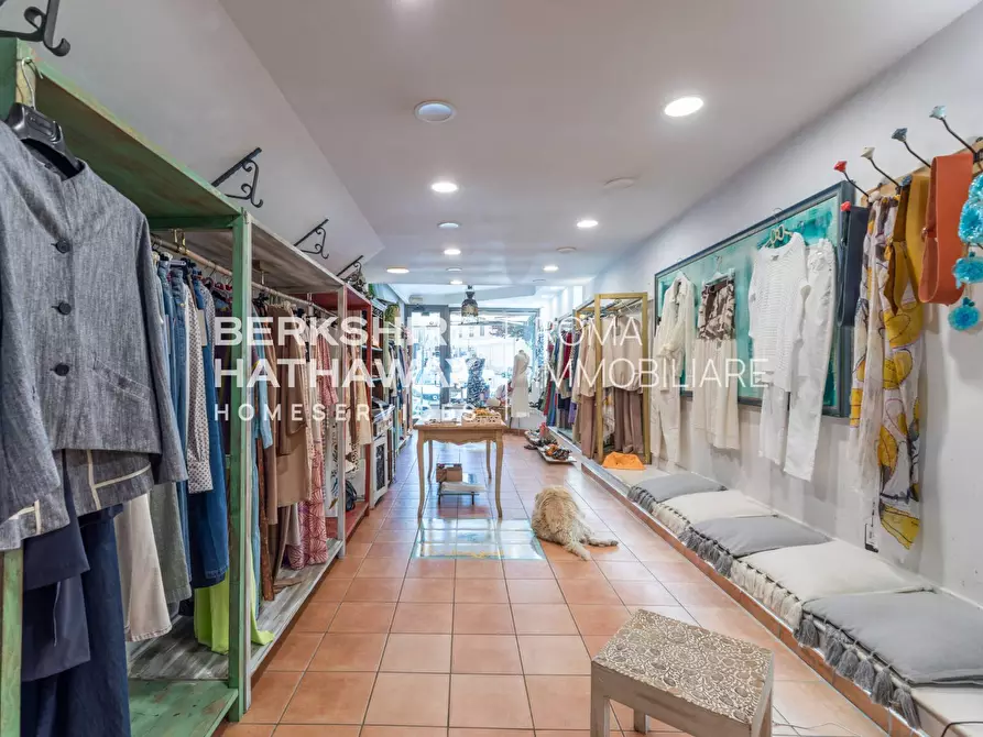 Immagine 5 di Locale commerciale in vendita  in Via Filippo Civinini 1 a Roma