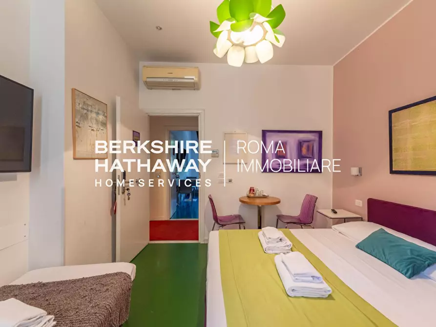 Immagine 4 di Locale commerciale in vendita  a Roma