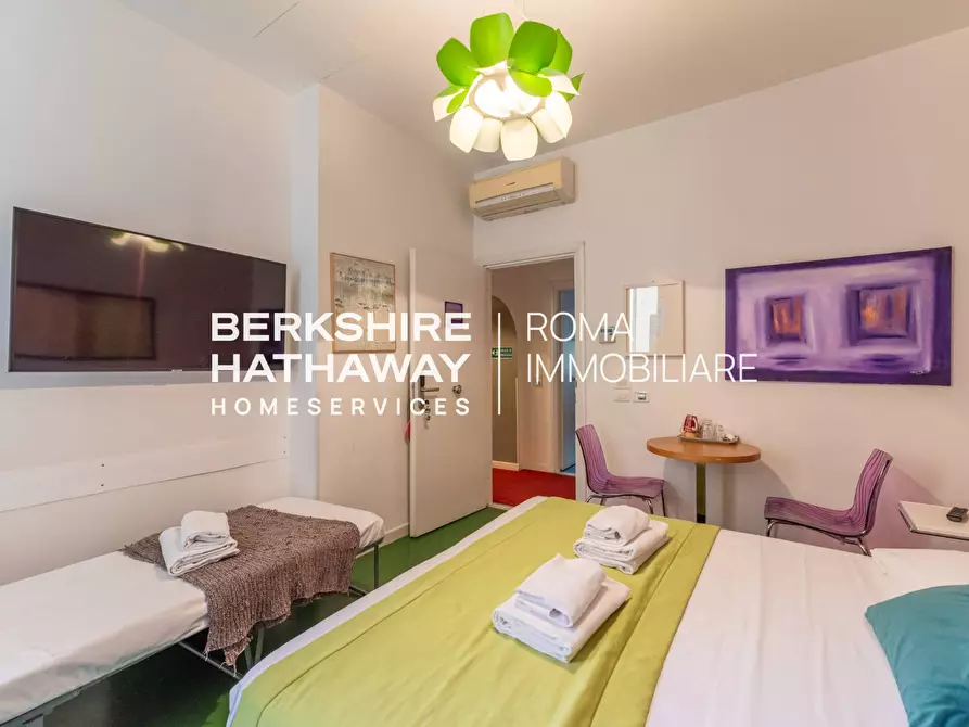 Immagine 5 di Locale commerciale in vendita  a Roma