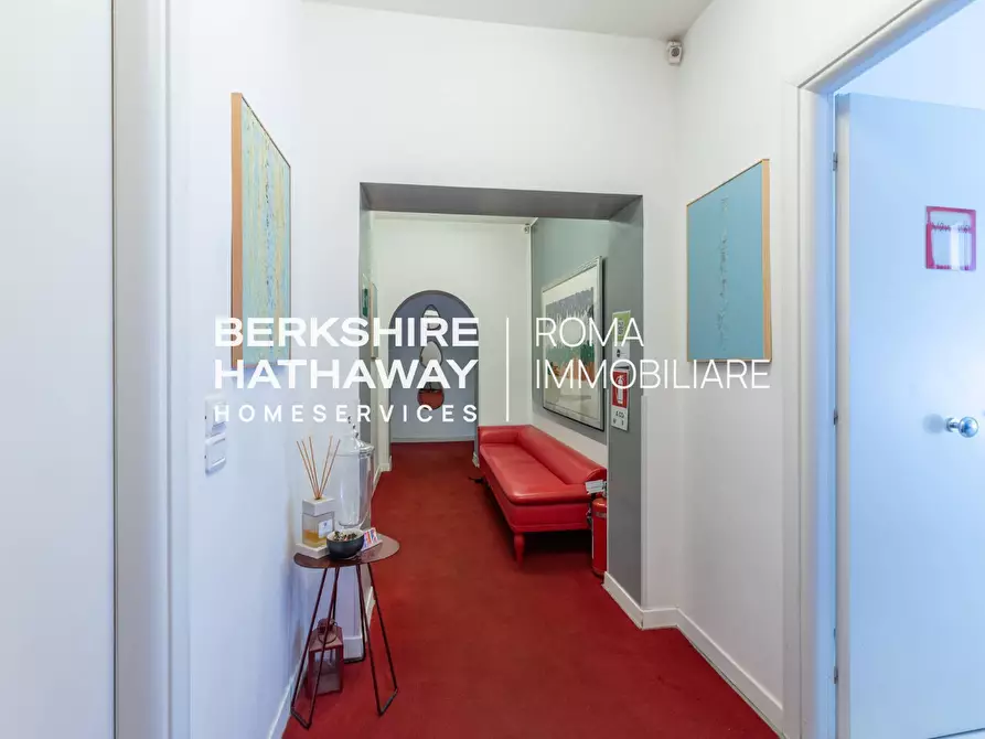 Immagine 14 di Locale commerciale in vendita  a Roma