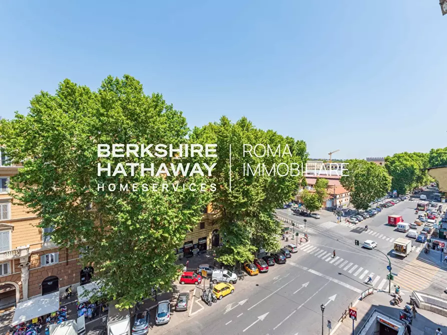 Immagine 20 di Locale commerciale in vendita  a Roma