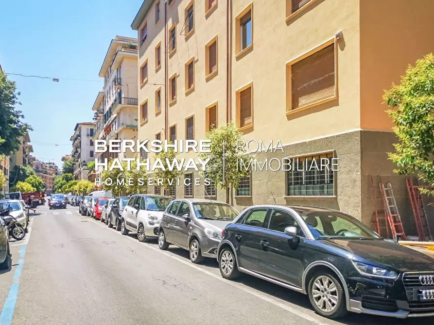 Immagine 23 di Appartamento in vendita  in Via Benaco a Roma