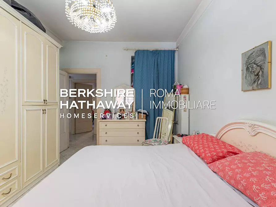 Immagine 9 di Appartamento in vendita  in Via Benaco a Roma