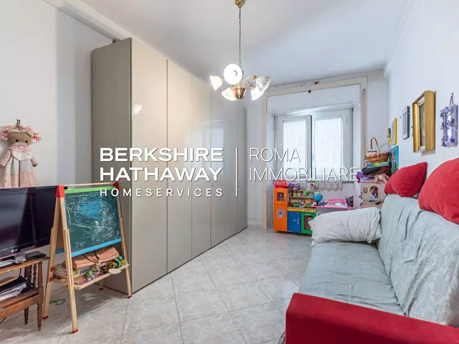 Immagine 12 di Appartamento in vendita  in Via Benaco a Roma