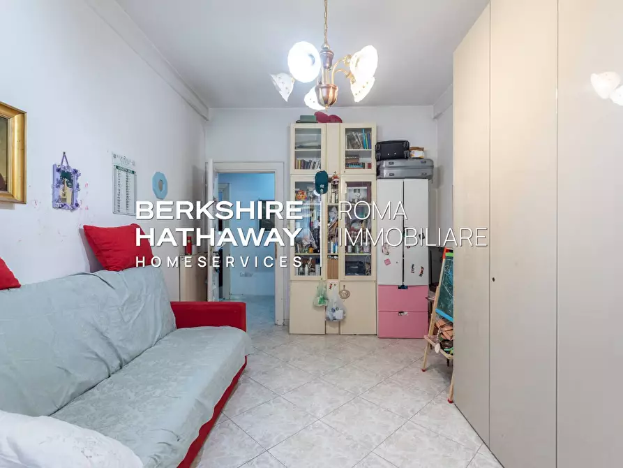 Immagine 14 di Appartamento in vendita  in Via Benaco a Roma