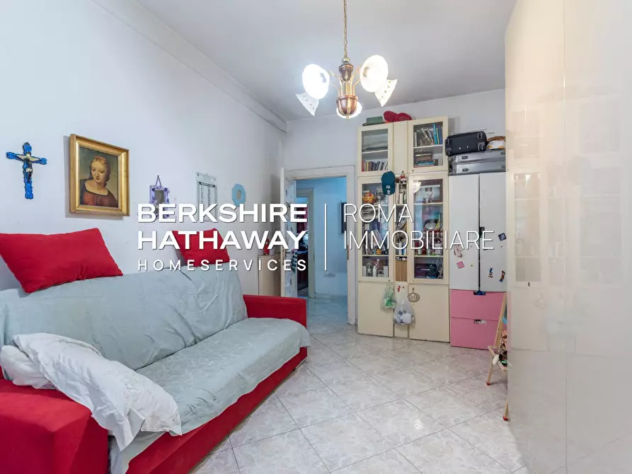 Immagine 15 di Appartamento in vendita  in Via Benaco a Roma