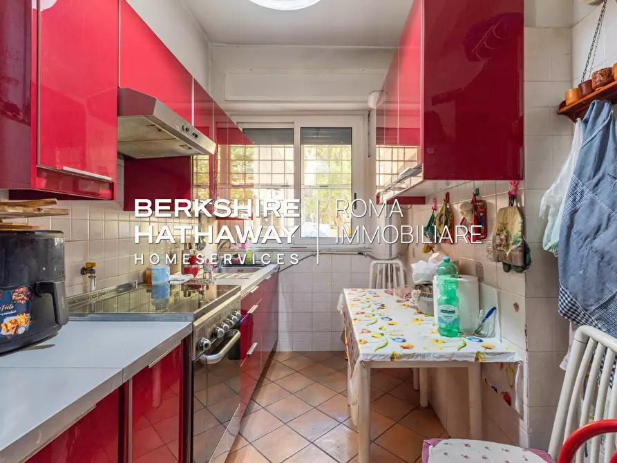 Immagine 1 di Appartamento in vendita  in Via Benaco a Roma