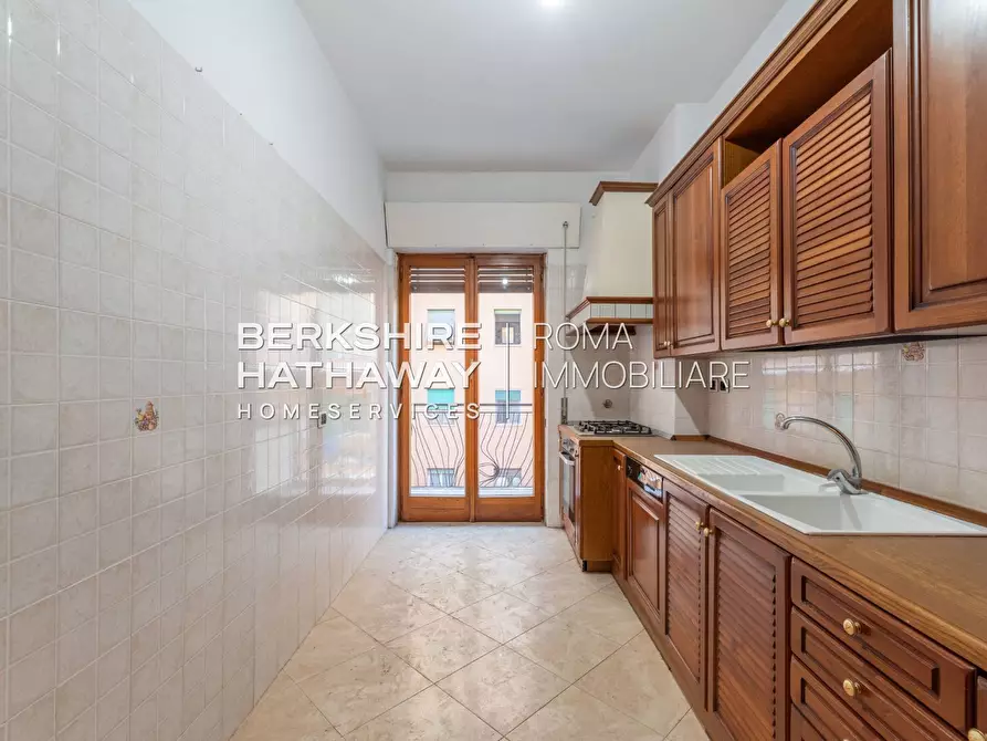 Immagine 7 di Appartamento in vendita  in Via Guido Alfani a Roma