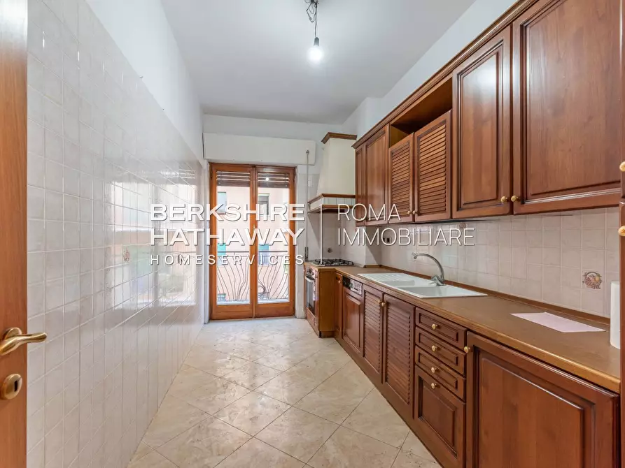 Immagine 6 di Appartamento in vendita  in Via Guido Alfani a Roma