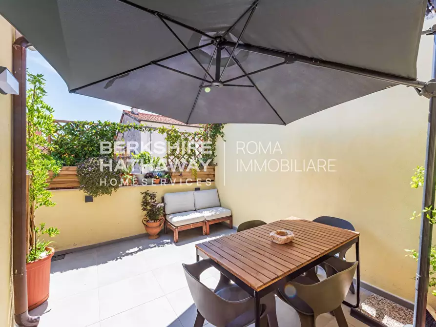 Immagine 3 di Appartamento in vendita  in Via Montebello a Roma