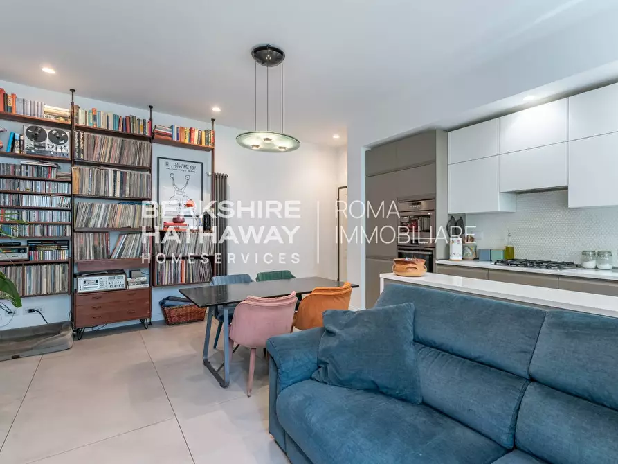 Immagine 5 di Appartamento in vendita  in Via Montebello a Roma