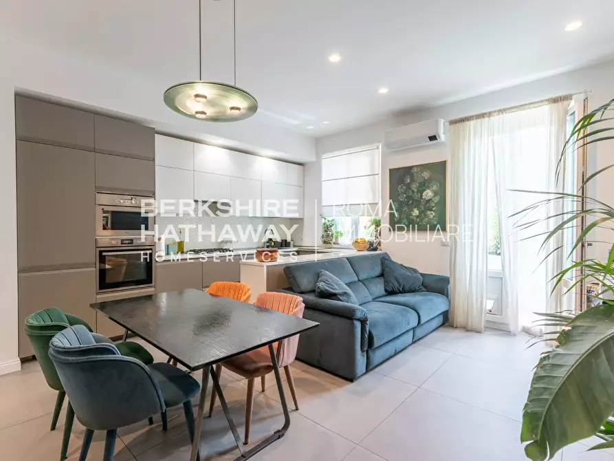 Immagine 6 di Appartamento in vendita  in Via Montebello a Roma