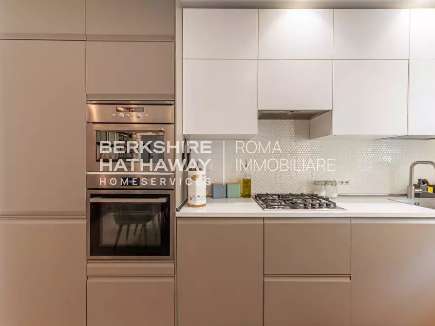 Immagine 13 di Appartamento in vendita  in Via Montebello a Roma