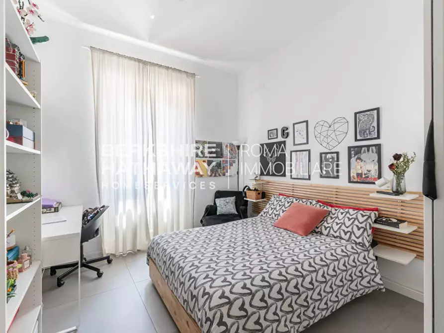 Immagine 29 di Appartamento in vendita  in Via Montebello a Roma
