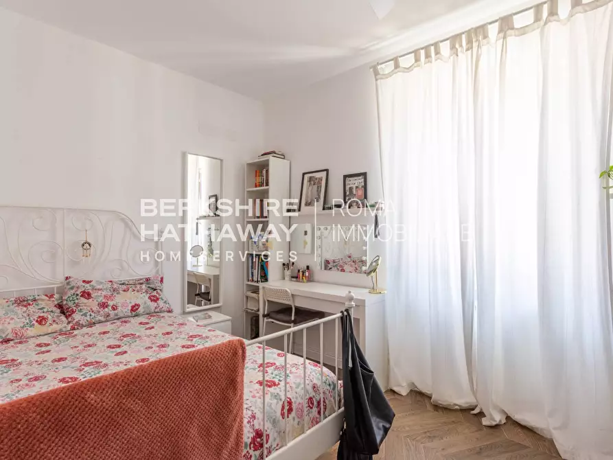 Immagine 34 di Appartamento in vendita  in Via Montebello a Roma