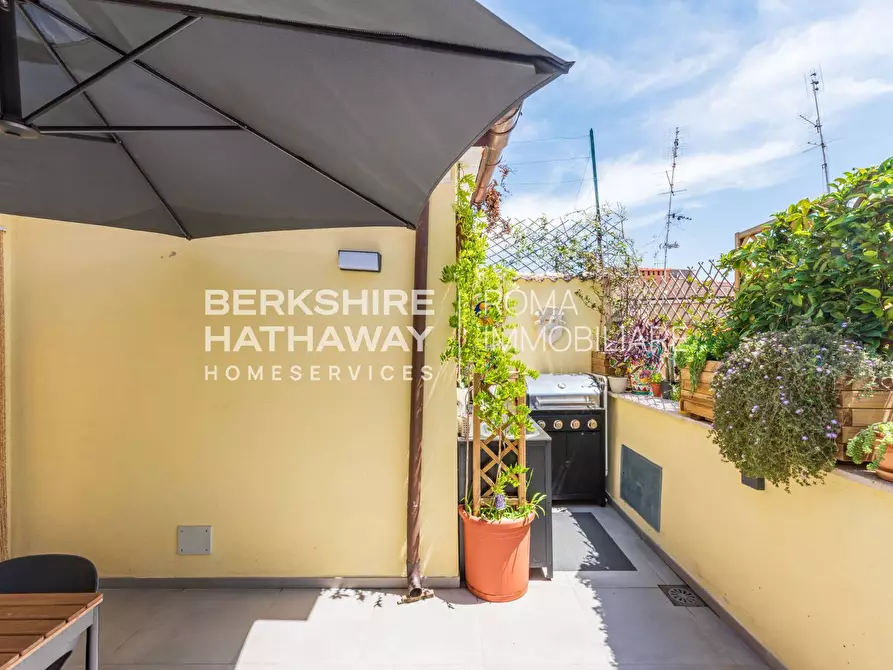 Immagine 41 di Appartamento in vendita  in Via Montebello a Roma