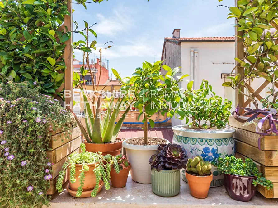 Immagine 1 di Appartamento in vendita  in Via Montebello a Roma