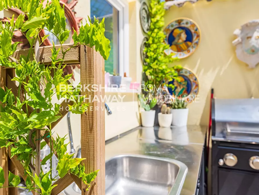 Immagine 43 di Appartamento in vendita  in Via Montebello a Roma