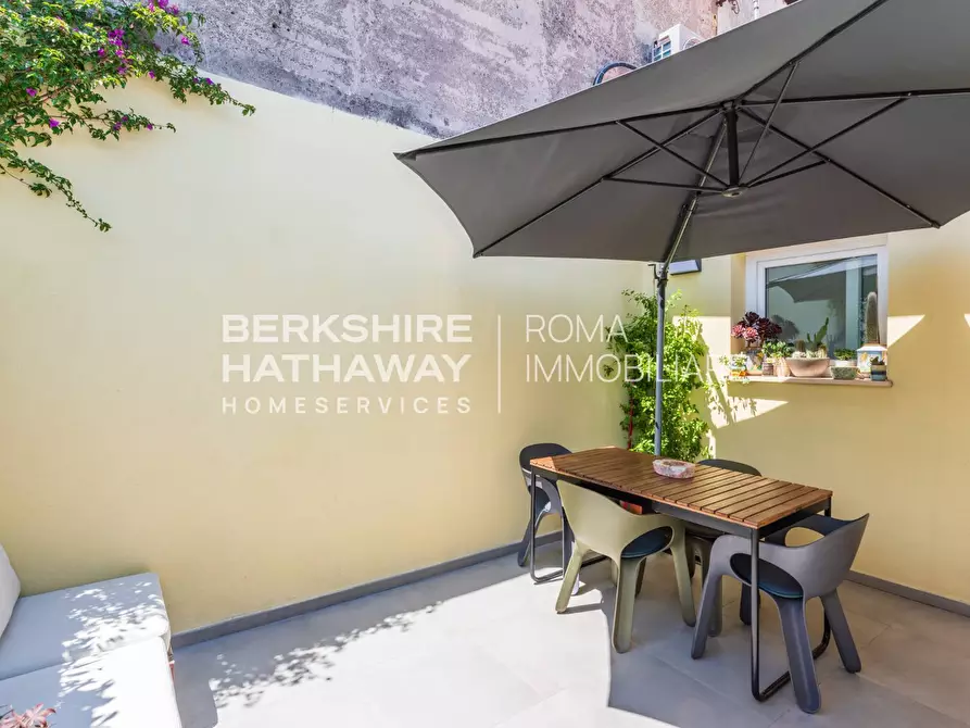 Immagine 46 di Appartamento in vendita  in Via Montebello a Roma