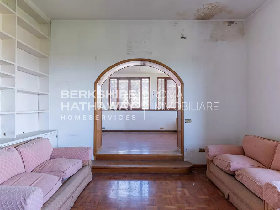 Immagine 4 di Appartamento in vendita  in Via Sant'Angela Merici a Roma