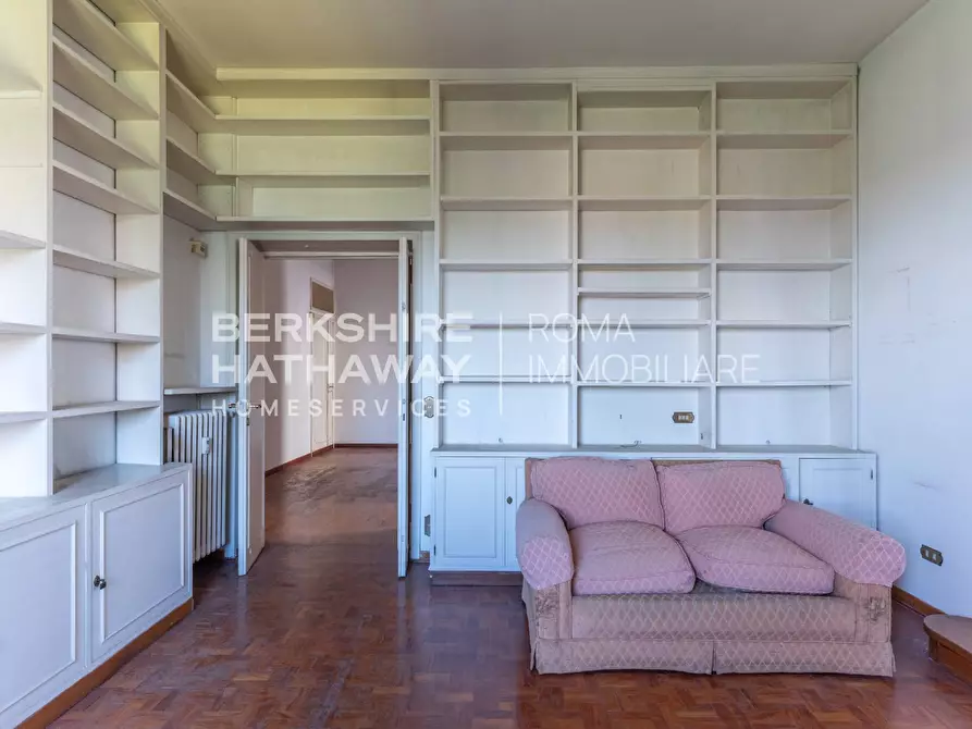 Immagine 6 di Appartamento in vendita  in Via Sant'Angela Merici a Roma