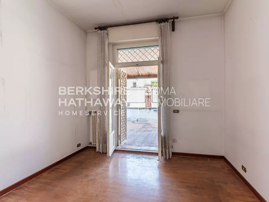 Immagine 9 di Appartamento in vendita  in Via Sant'Angela Merici a Roma