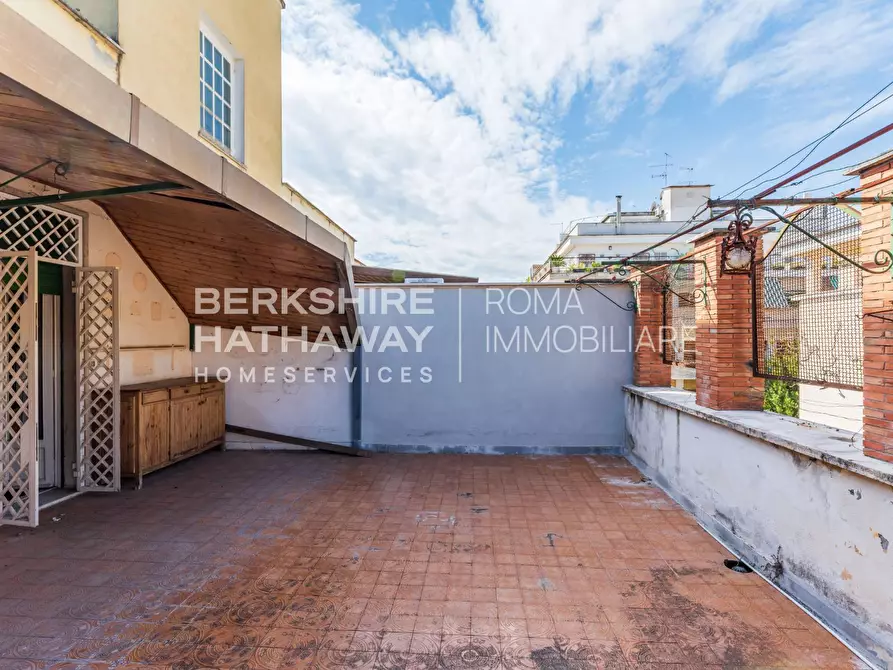 Immagine 13 di Appartamento in vendita  in Via Sant'Angela Merici a Roma