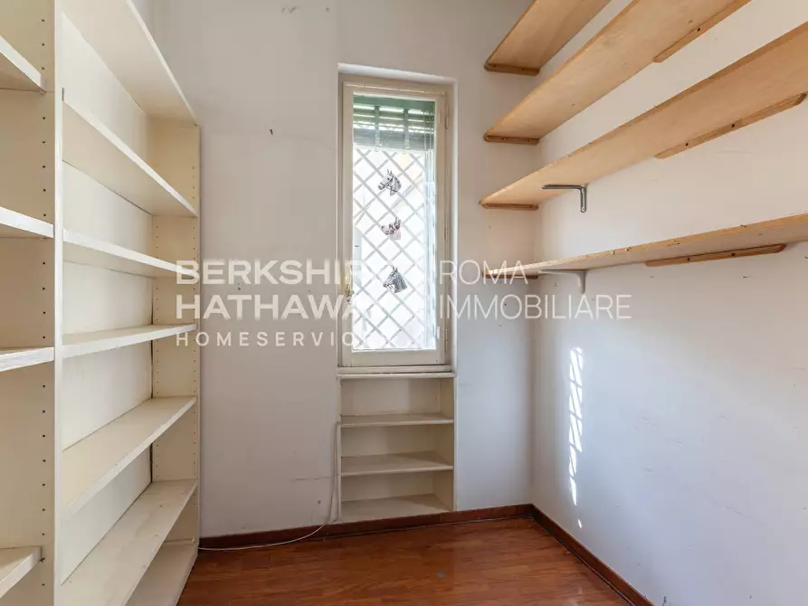 Immagine 16 di Appartamento in vendita  in Via Sant'Angela Merici a Roma