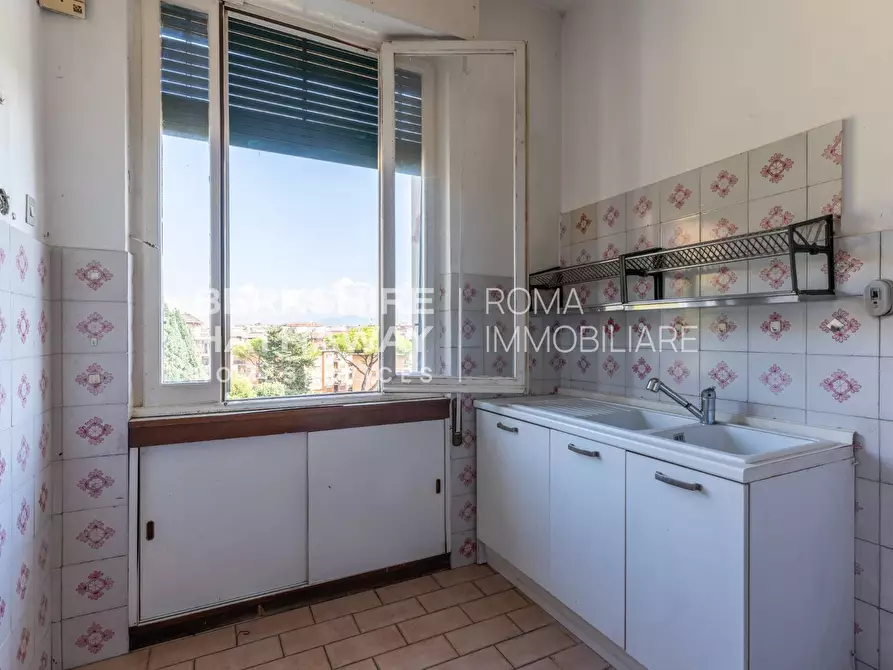 Immagine 17 di Appartamento in vendita  in Via Sant'Angela Merici a Roma