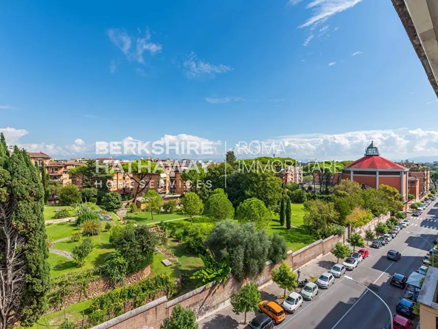 Immagine 23 di Appartamento in vendita  in Via Sant'Angela Merici a Roma