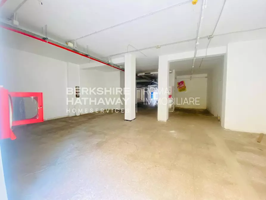 Immagine 6 di Locale commerciale in affitto  in Via Tiburtina 358 a Roma