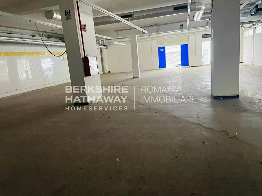 Immagine 16 di Locale commerciale in affitto  in Via Tiburtina 358 a Roma