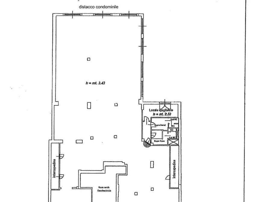 Immagine 19 di Locale commerciale in affitto  in Via Tiburtina 358 a Roma
