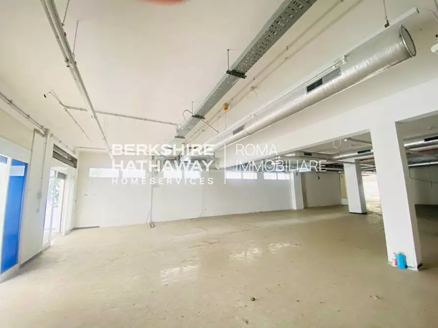 Immagine 4 di Locale commerciale in affitto  in Via Tiburtina 358 a Roma