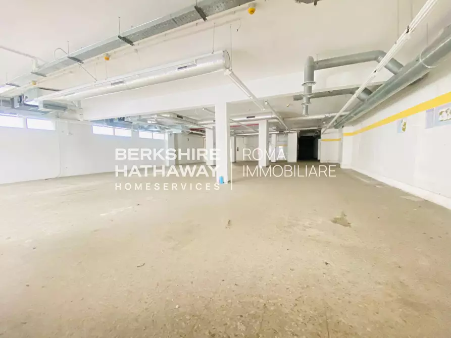 Immagine 7 di Locale commerciale in affitto  in Via Tiburtina 358 a Roma