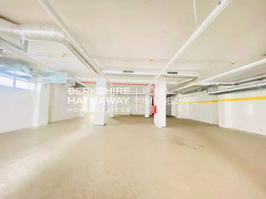 Immagine 8 di Locale commerciale in affitto  in Via Tiburtina 358 a Roma